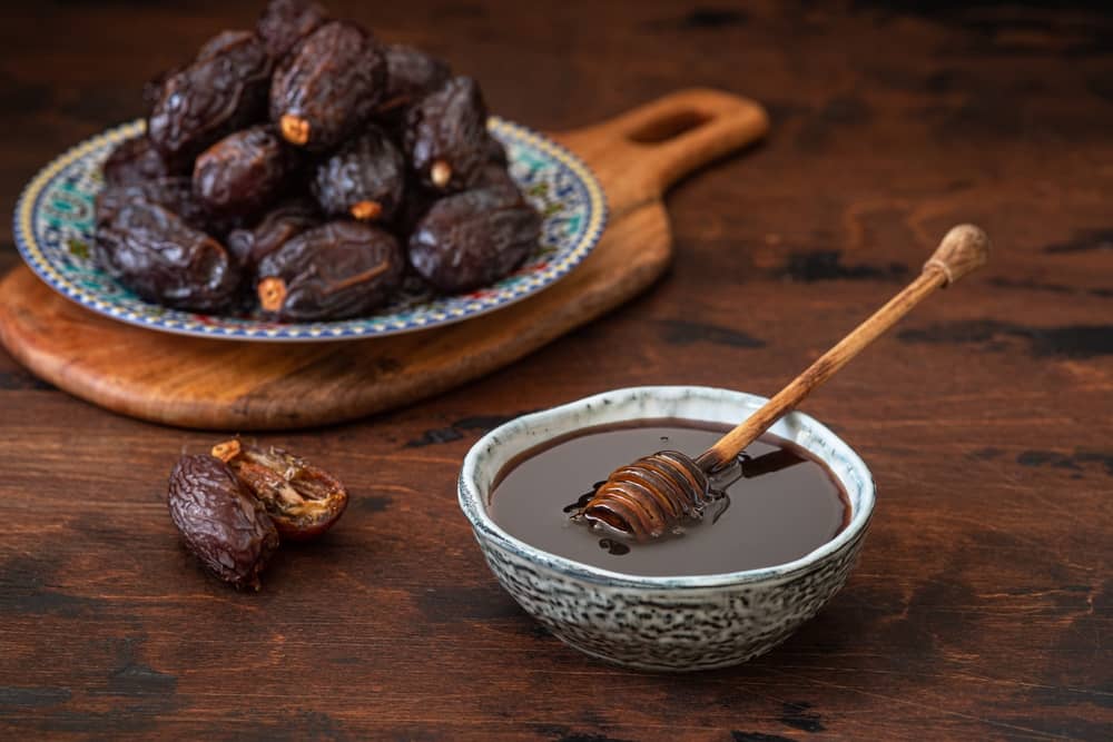 راهنمای کامل برای تهیه شیره خرما به روش سنتی