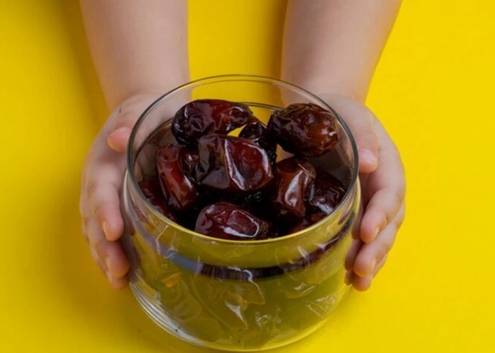 هفته اول: تنظیم گوارش و انرژی بیشتر با مصرف خرما